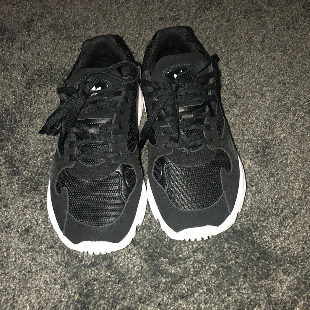 Adidas Falcon